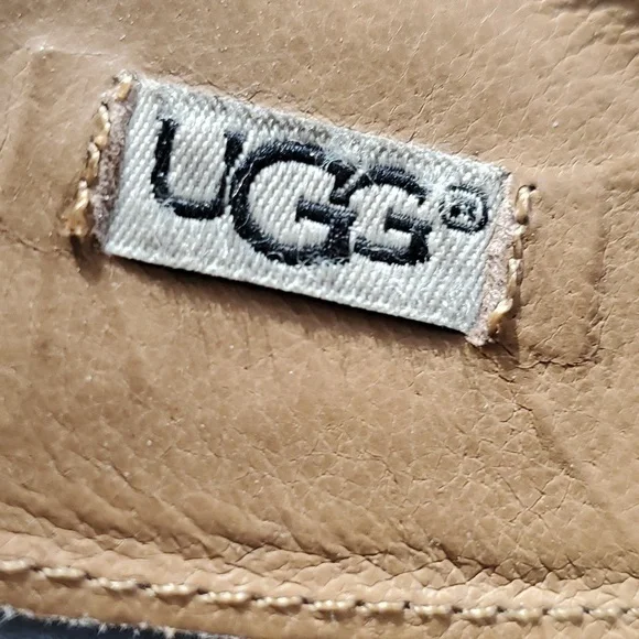 Ugg heels. - Picture 5 of 6